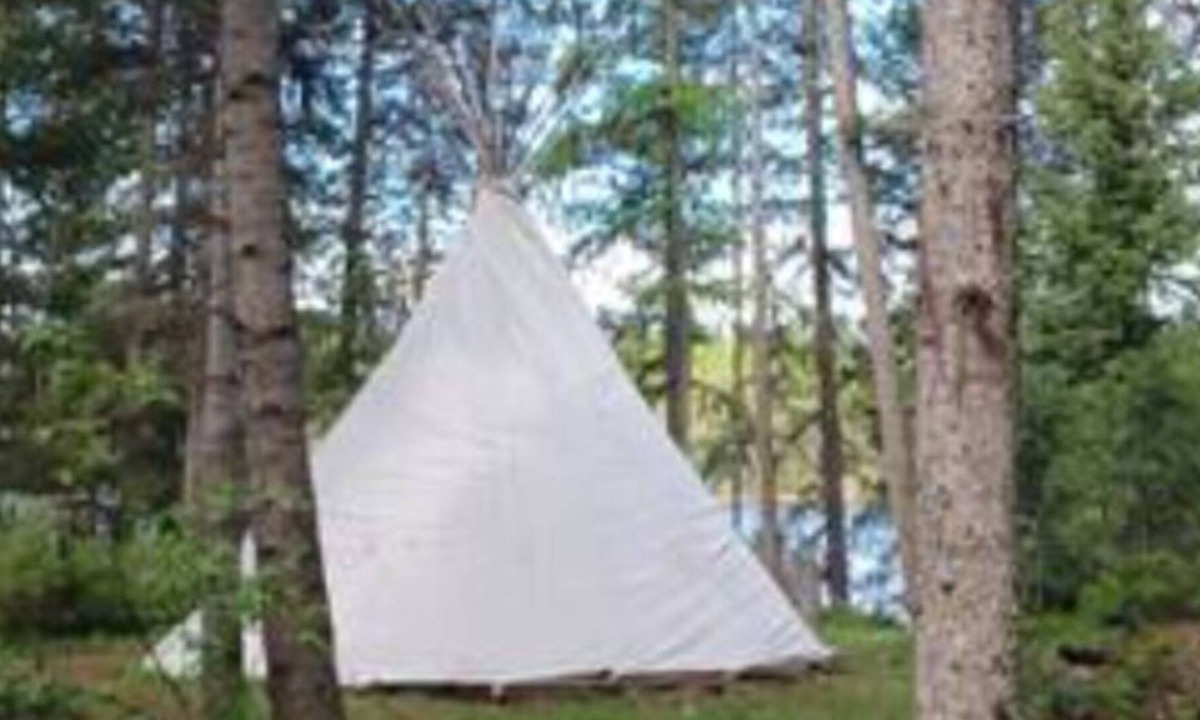 Olney RV Rental | Tipi/ 1 King