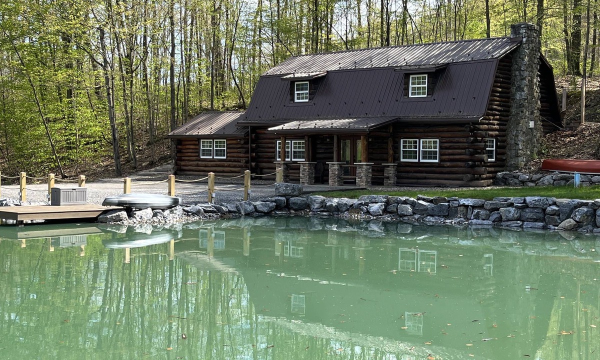 Tipton Cabin | Tipton Run Lodge: Luxurious Log Cabin