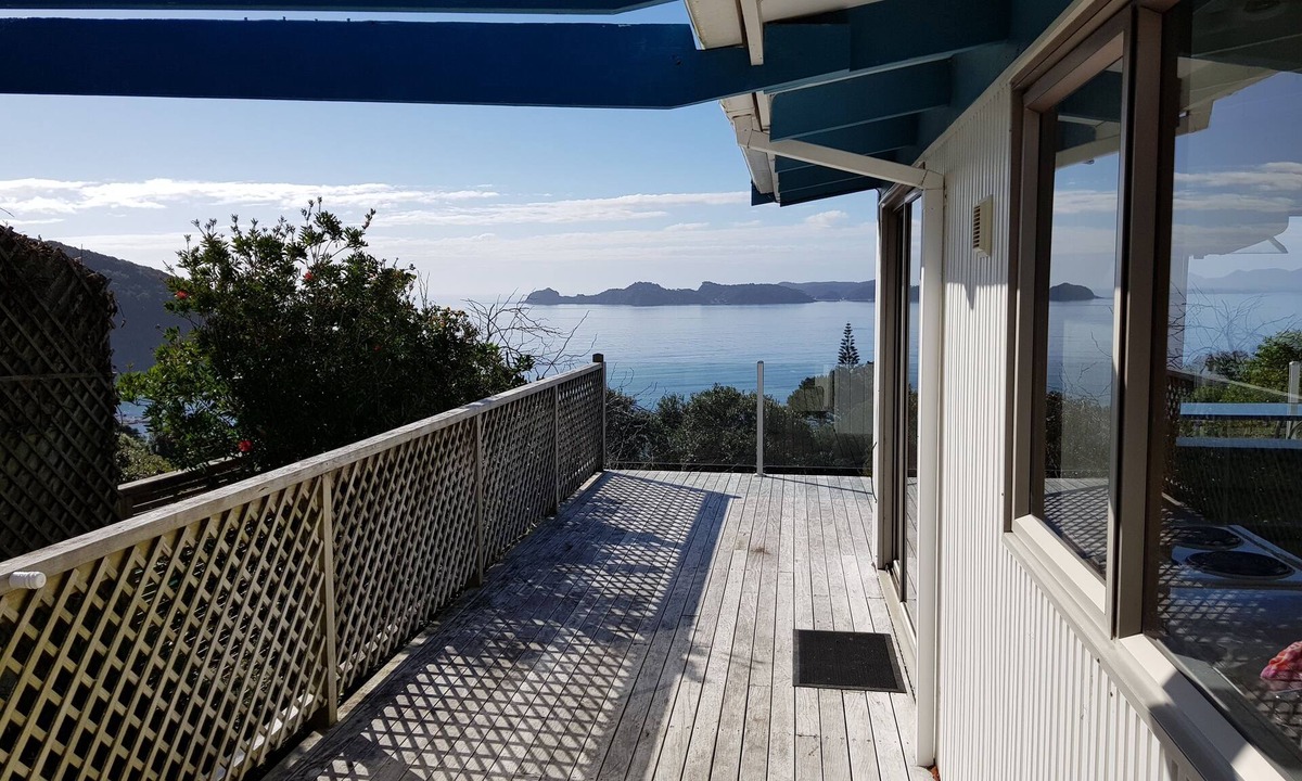 Russell House | Tiromoana - An ideal base with unsurpassed views