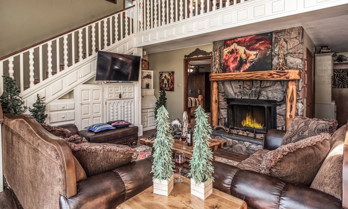 Ruidoso Cabin | Tis Holiday Haus | Amazing Views, Hot Tub!