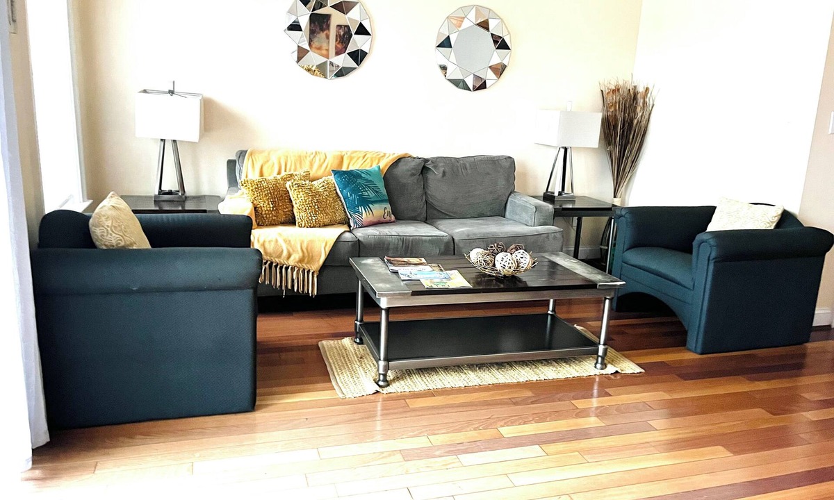 North Camellia Acres House | Tis The Season! It's Timeeee.