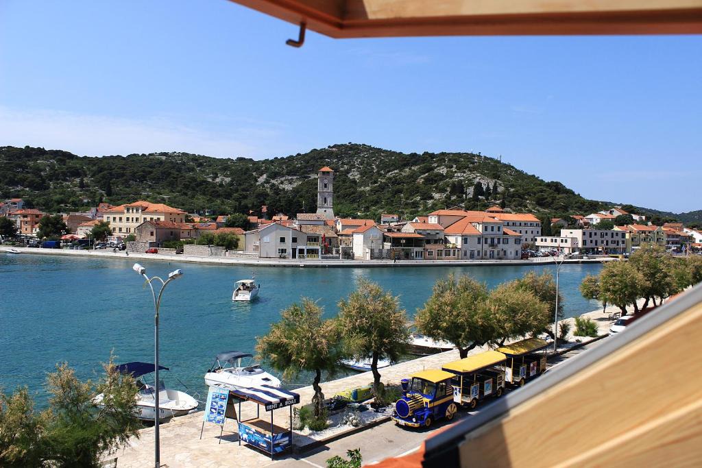 Tijesno Apartment | Tisno Central Apartments