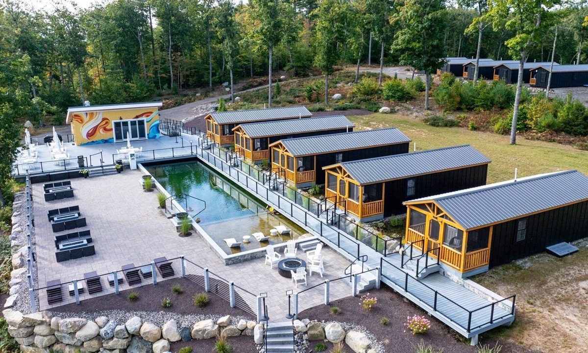 North Sebago Villa | Titmouse Limit 4 2 Bedroom Cabin