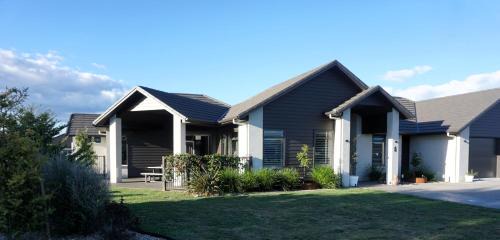 Leamington Bed & Breakfast | Titoki House - Bed and Breakfast