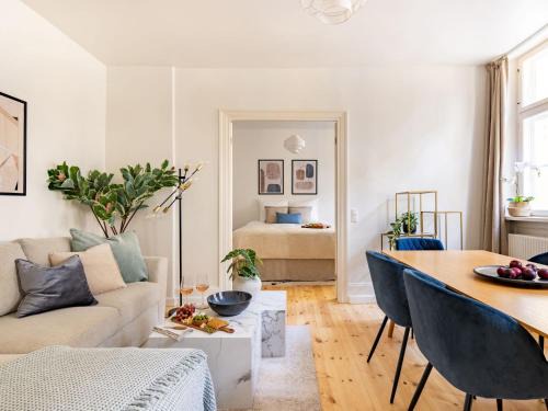 Copenhagen City Centre Apartment | Tivoli 2 - Spacious 3 Bedroom near Tivoli