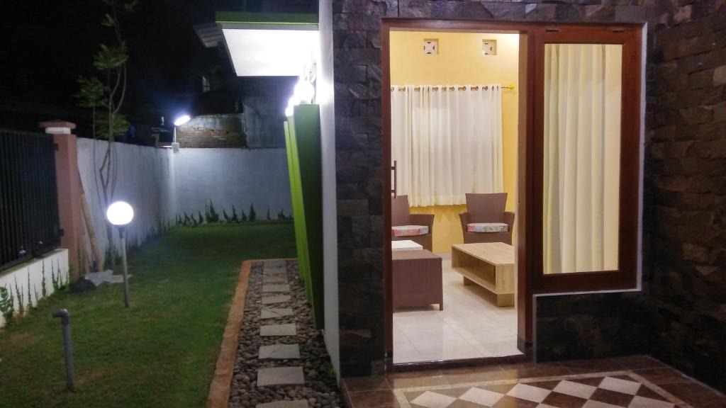 Sidomulyo House | Tjunduk Djiwanta Family House