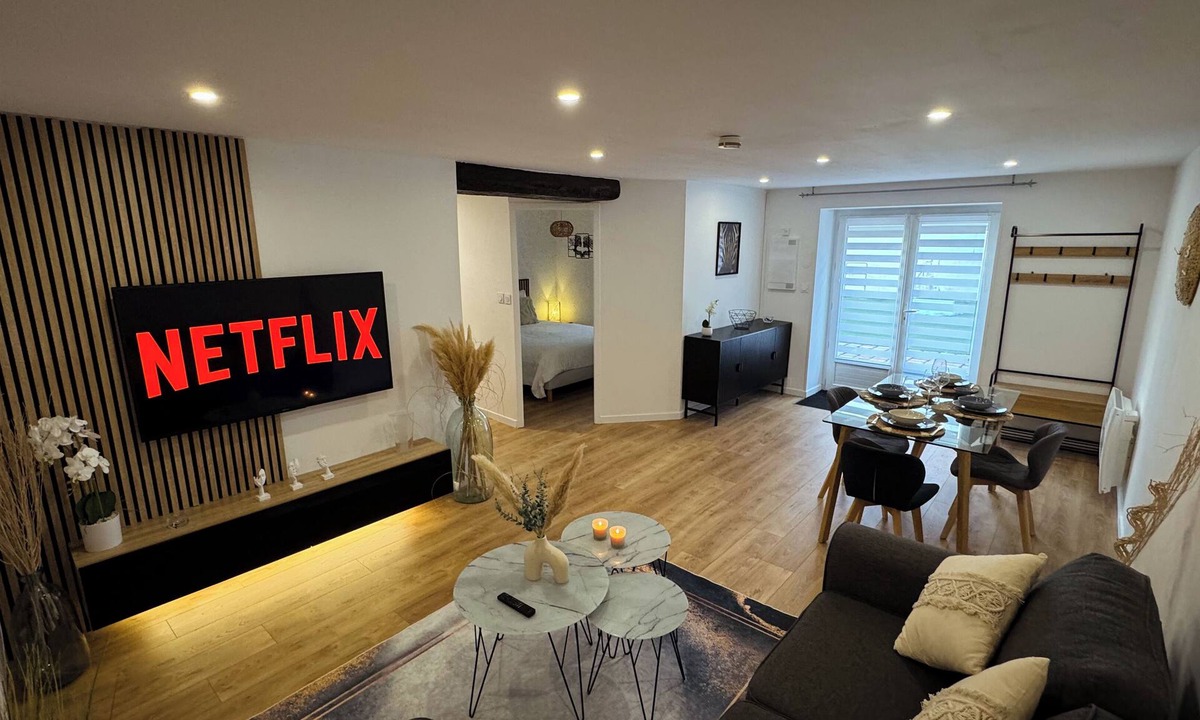 La Rochelle Apartment | To complete