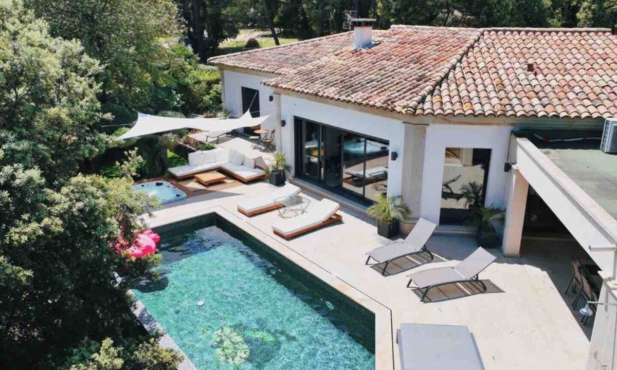 Les Serres Villa | To complete