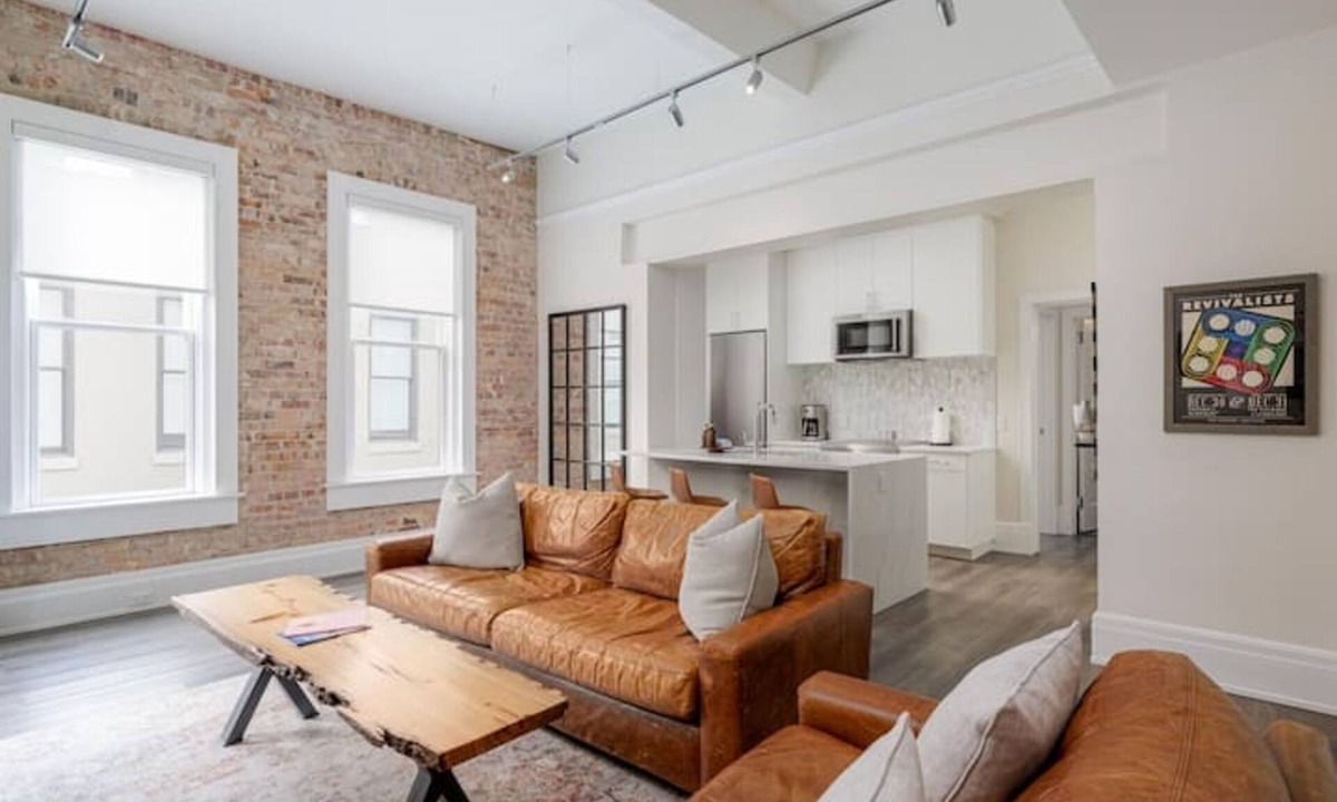 Downtown Condo | To Geaux Cups Luxury in this stunning