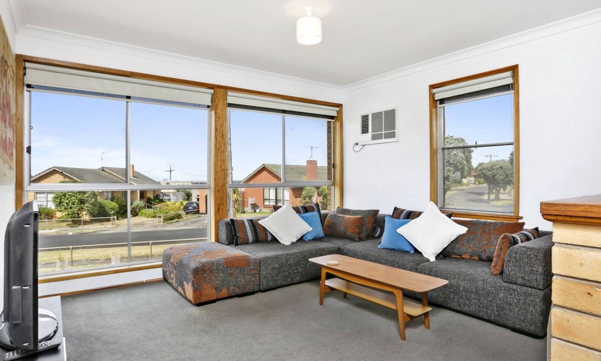 Warrnambool House | To the Seaside Warrnambool