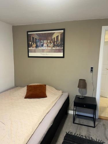 Rodekro House | To værelser med dobbeltsenge tæt på E45 og banegården i Rødekro Værelserne deler bad Kælderværelser med egen indgang