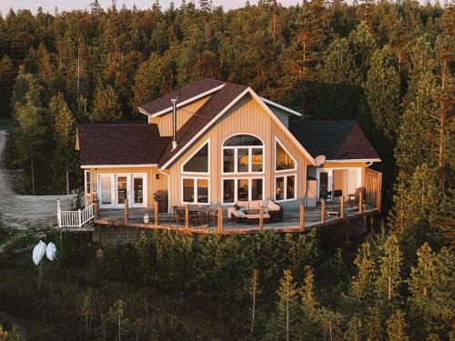 Tobermory House | Tobermory Waterfront SAUNA EV 4-Season
