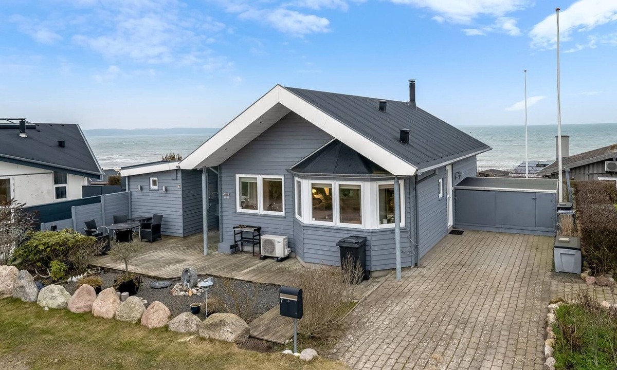 Fredericia House | "Tofan" - 75m from the sea by Interhome