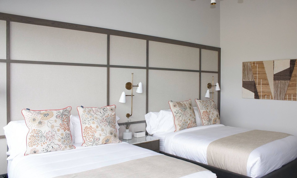 Cumming Apartment | Toile & Bubble Orange and Clove Suite