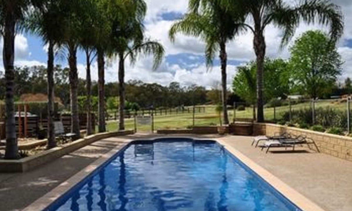 Cobram East Hotel | Tokemata Retreat