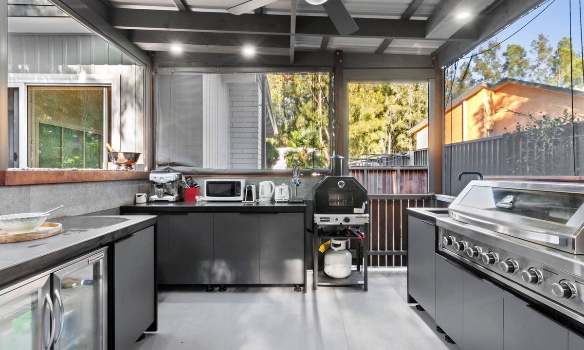 Mossy Point House | Tomaga Tides - Riverfront location