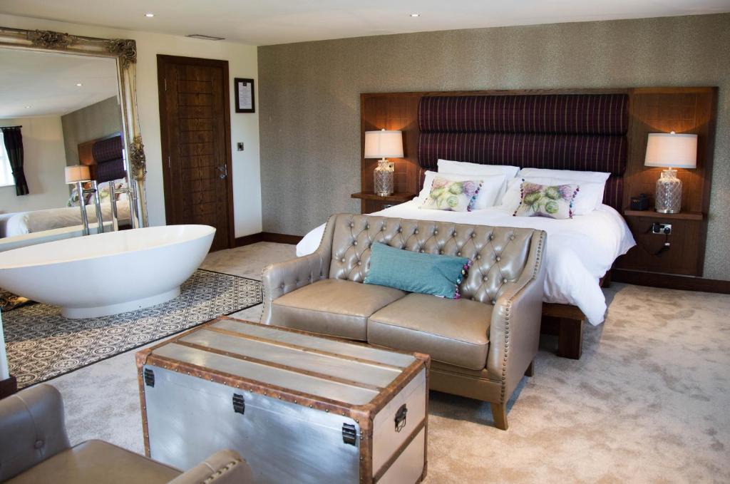 Potto Bed & Breakfast | Tomahawk Steakhouse Potto