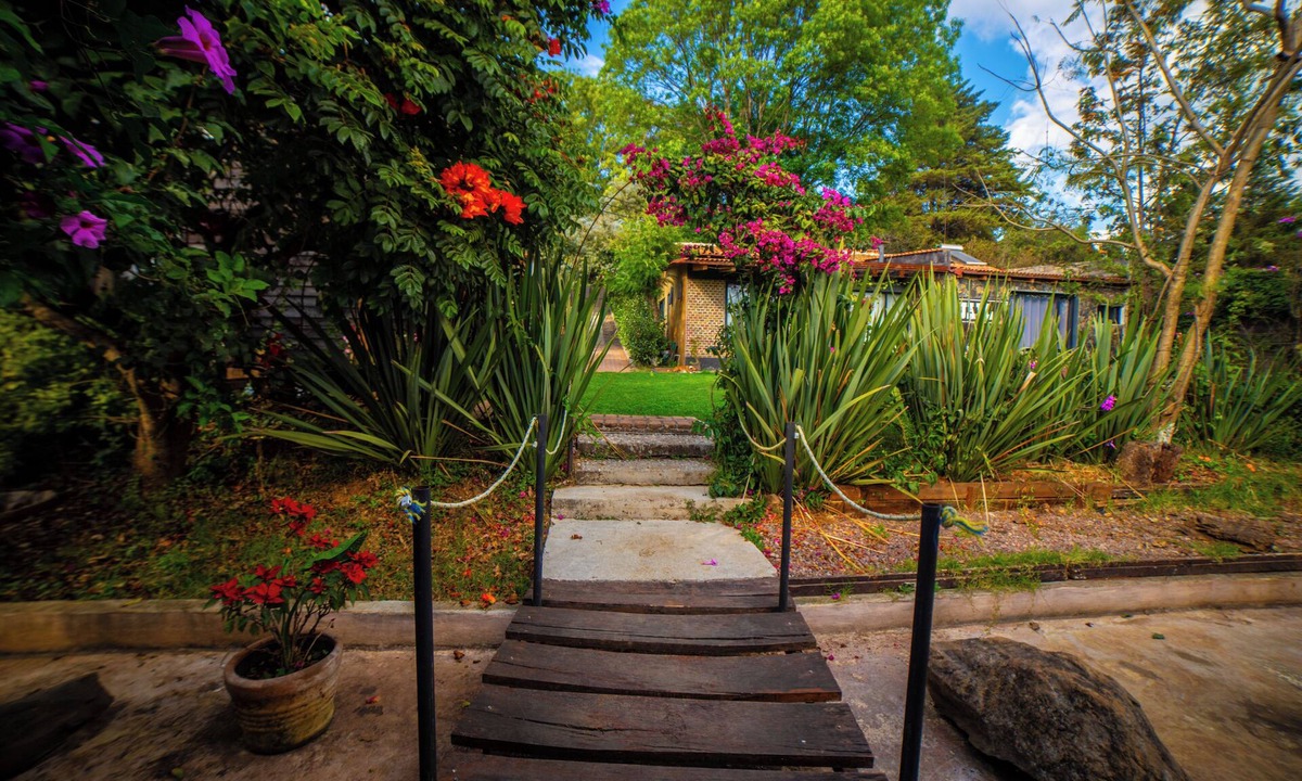 Valle de Bravo Cabin | Tombstone
