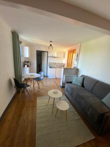 Tartas Apartment | Tomeline