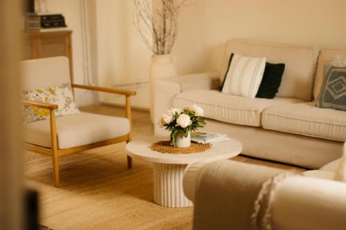 Chateau Bed & Breakfast | Tomette Singulière