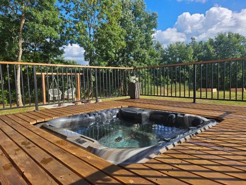 Lovinac Ski Chalet | Tomina Koliba Lika