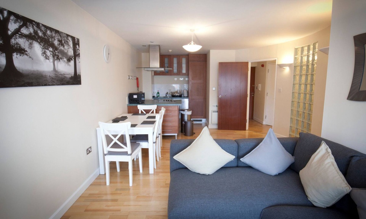 Ipswich Apartment | Toothbrush Apartments - Central Ipswich - St Peters St