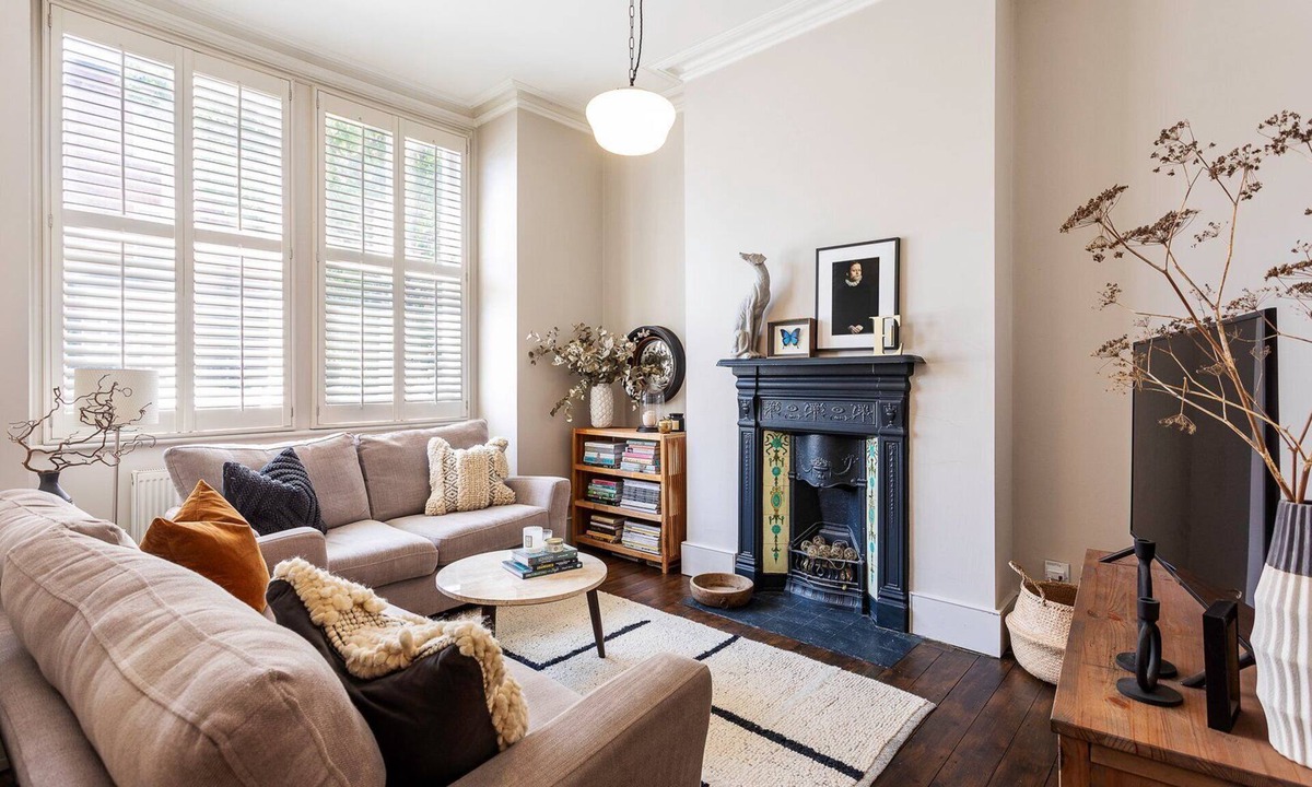 Tooting Apartment | Tooting's Charming Victorian Garden Hideaway