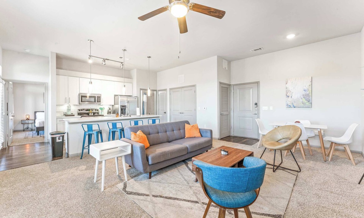 Montopolis Apartment | Top Floor 2BR King Beds Suite, 8 Min to Downtown