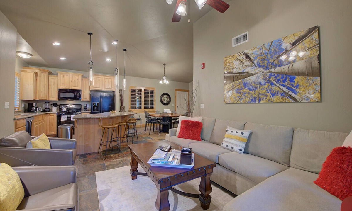 Bear Hollow Village Condo | Top Floor - Bear Hollow Condo - 3 BD/2 BA