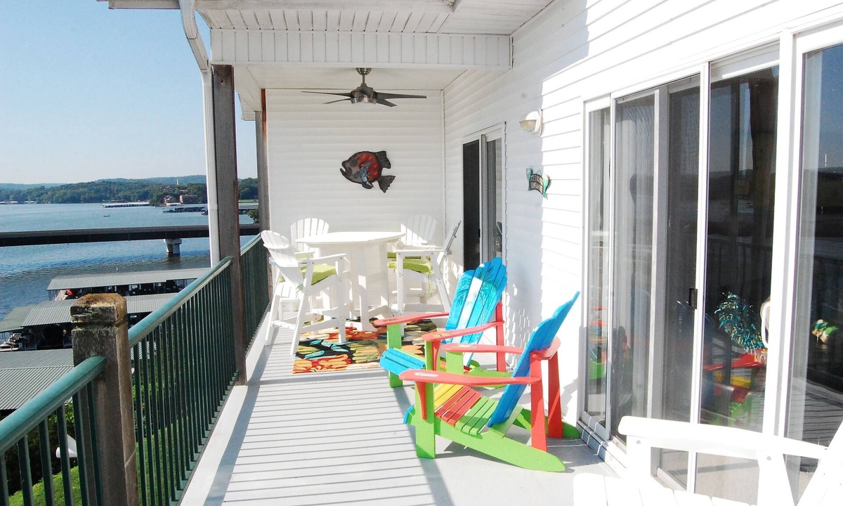 Camdenton Condo | Top Floor, Building with Elevator, 4BR 3BA Unit