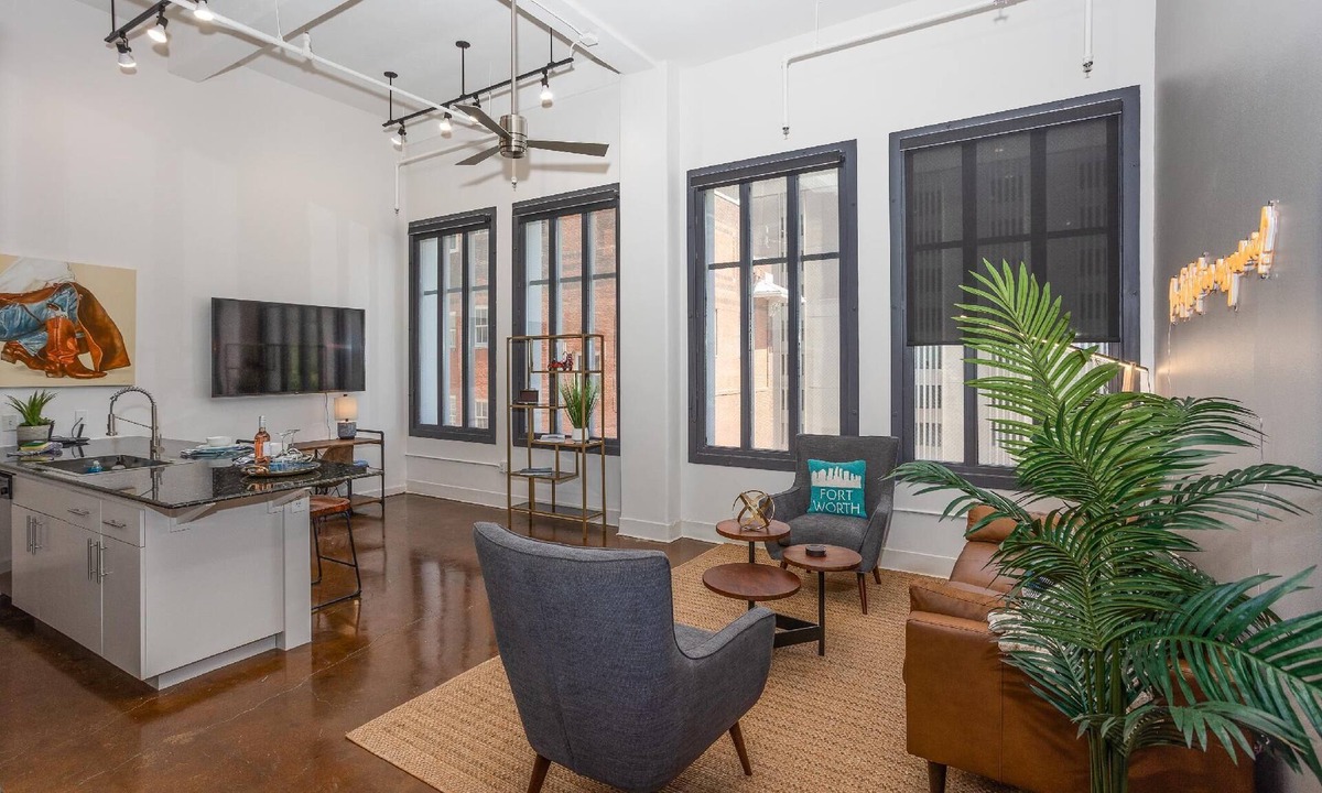 Downtown Fort Worth Apartment | Top-Floor Loft | Steps to Sundance Square Dtwn FTW