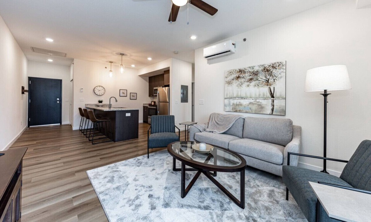 Mountain Shadows Apartment | Top Floor Mountain Luxury