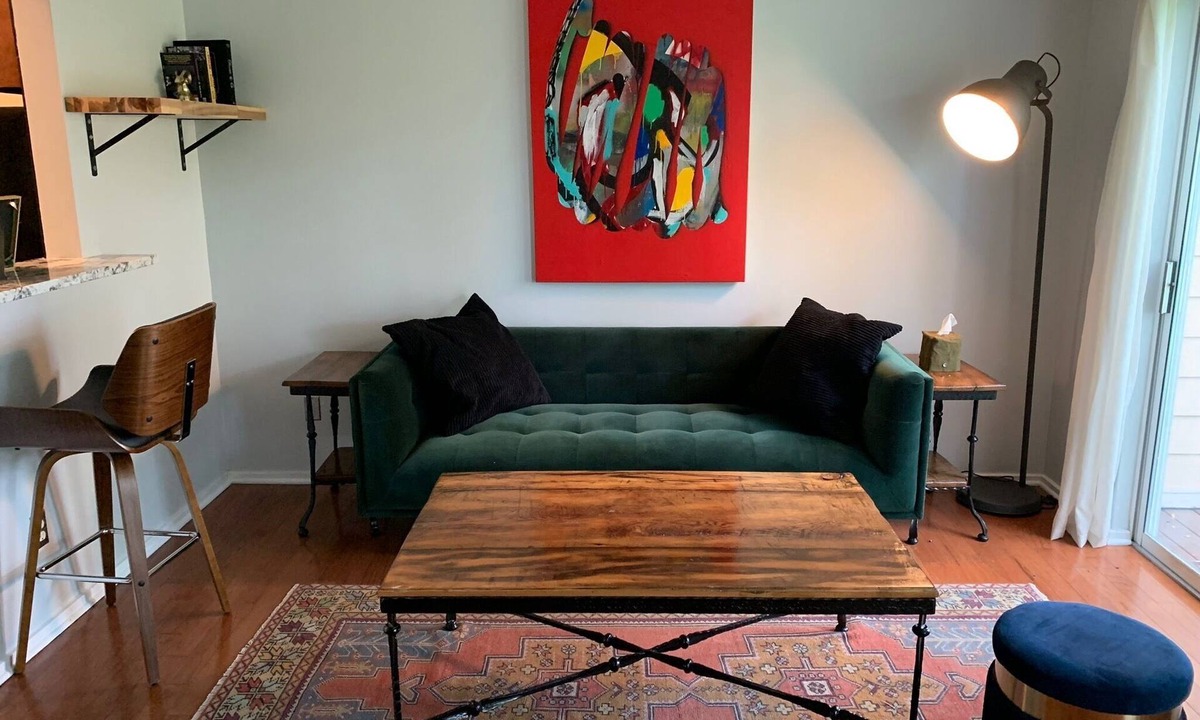North Capitol Condo | Top Floor Riverfront-Downtown-Free Parking-Pool