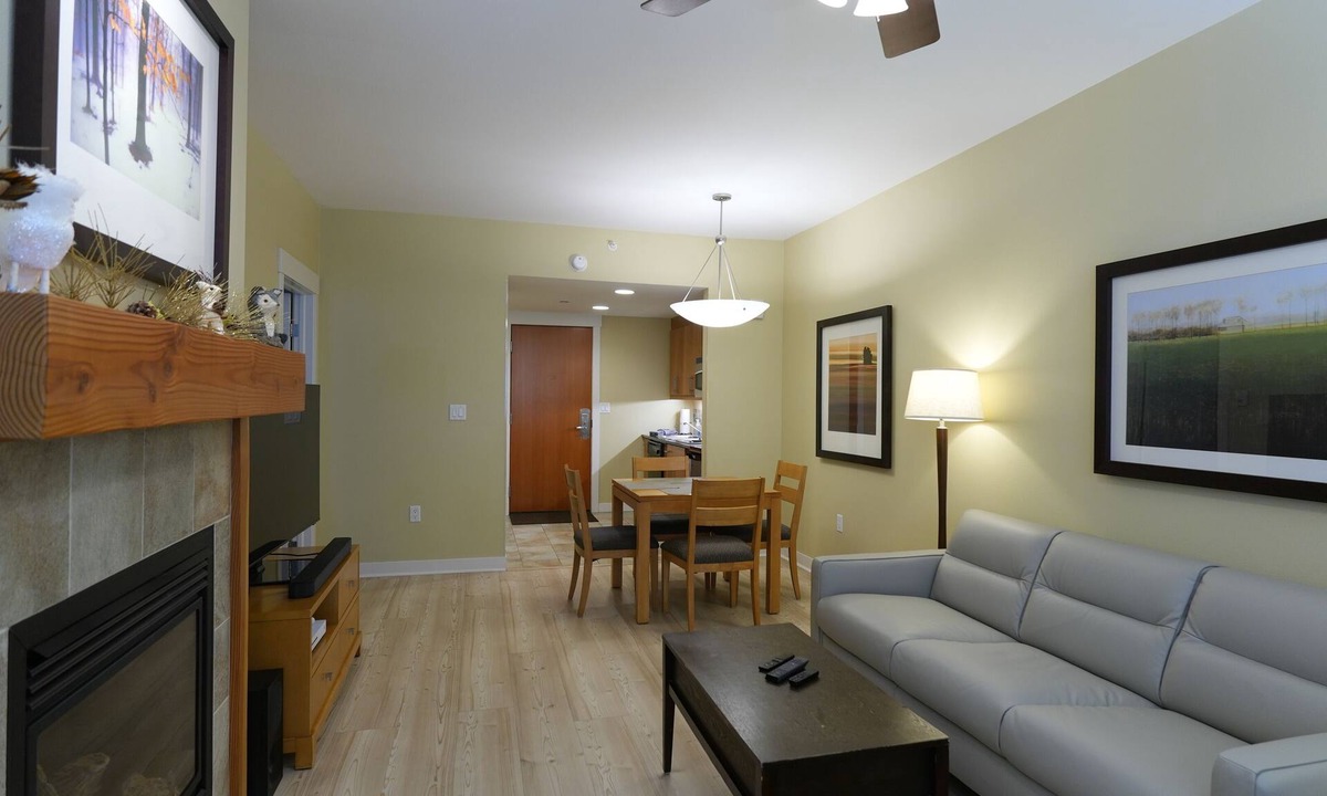 Winter Park Condo | Top Floor with Beautiful Views! Great location! New Luxurious Sleeper Sofa!