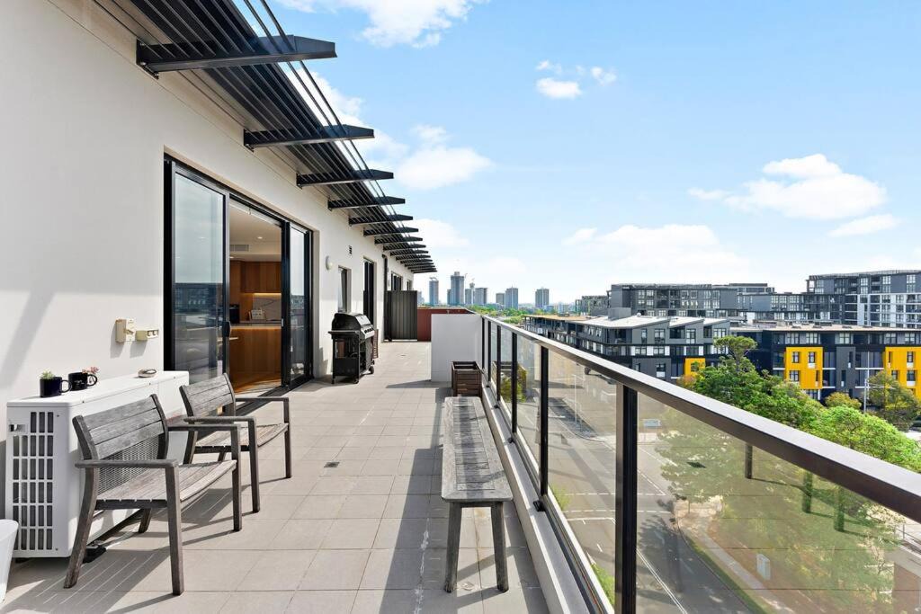 Ryde Apartment | Top Level Penthouse Ryde