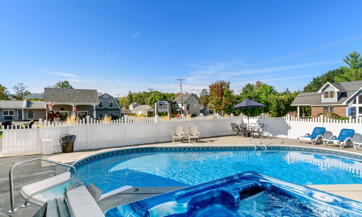 Upper Village Hotel | Top Notch Inn