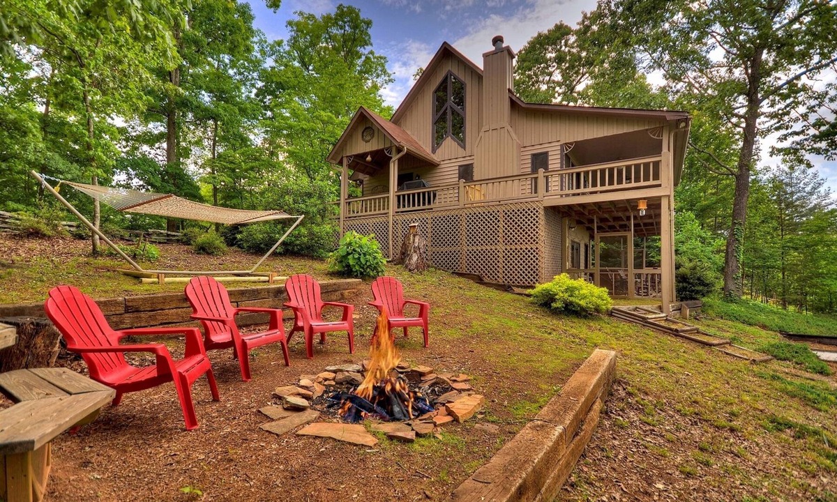 Morganton Cabin | Top of Mountain Views, Pet Friendly, Fenced Yard