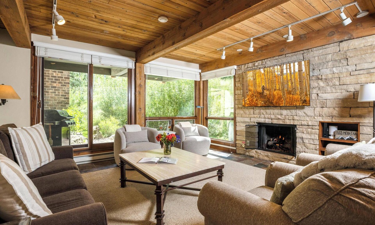 Snowmass Village Condo | Top of the Village~Ski-in/out~HT~Pool~Grill~Parking