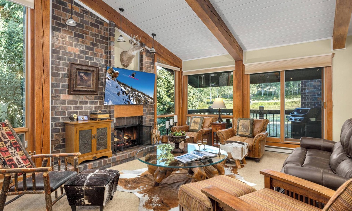 Snowmass Village Condo | Top of the Village - Summit 302