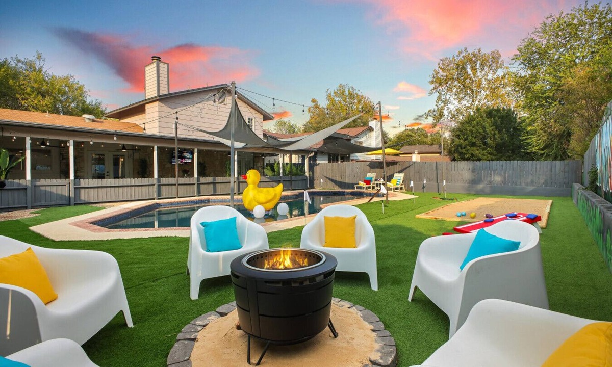 Wetmore House | Top-Rated Modern Family Oasis — Pool & Mini Golf