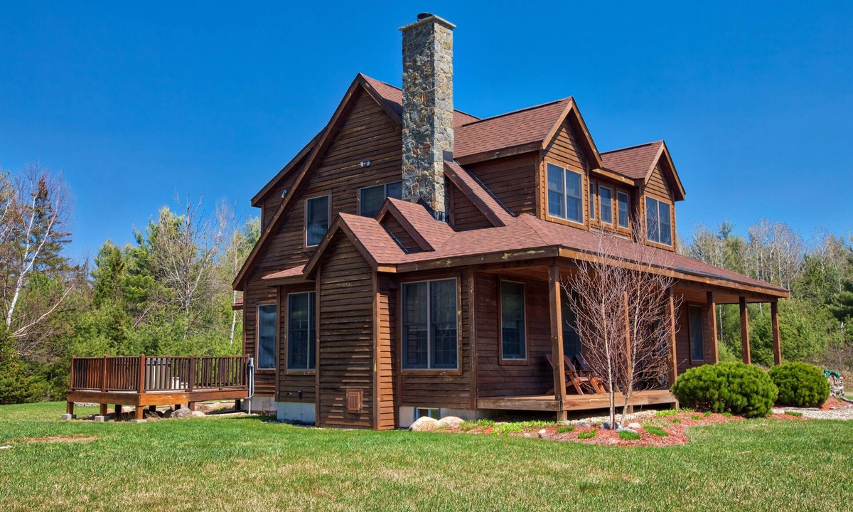 North Pole House | TOP RATED SKI LODGE/HOT TUB/MOUNTAIN VIEWS
