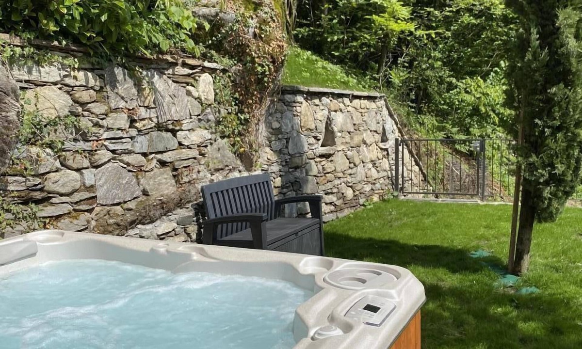 Acquarossa House | Top rustico with heated outdoor whirlpool and sauna