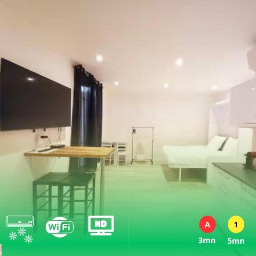 Vincennes Apartment | Top Studio- SV73- center of Vincennes