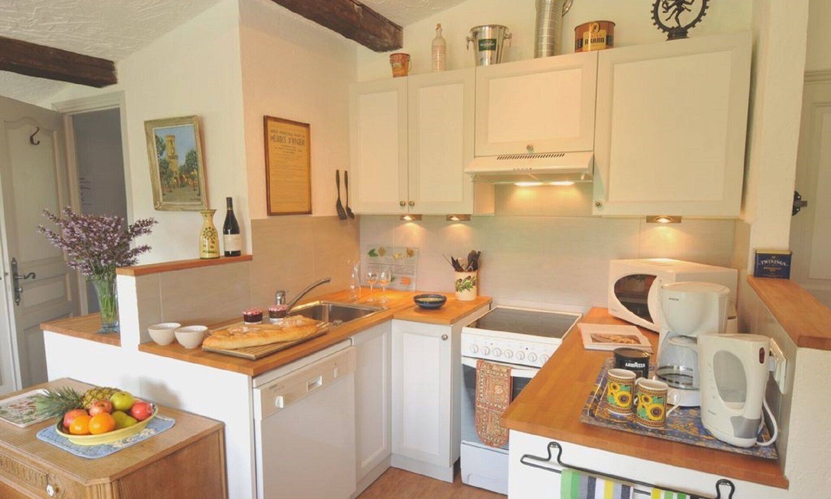 Le Bar-sur-Loup Apartment | Top Studio with * Large Heated Pool *