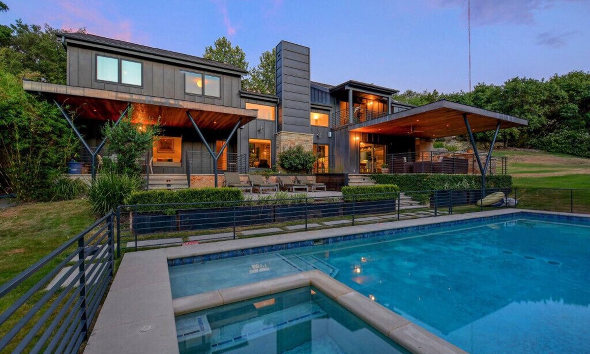Austin House | Toro Canyon: 6mi to DT Austin · Heated/Cooled Pool · Hot Tub · Sport Court