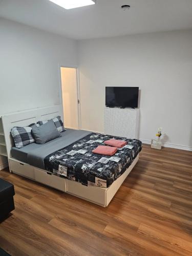 Yorkville Apartment | Toronto Bloor Crown Residence