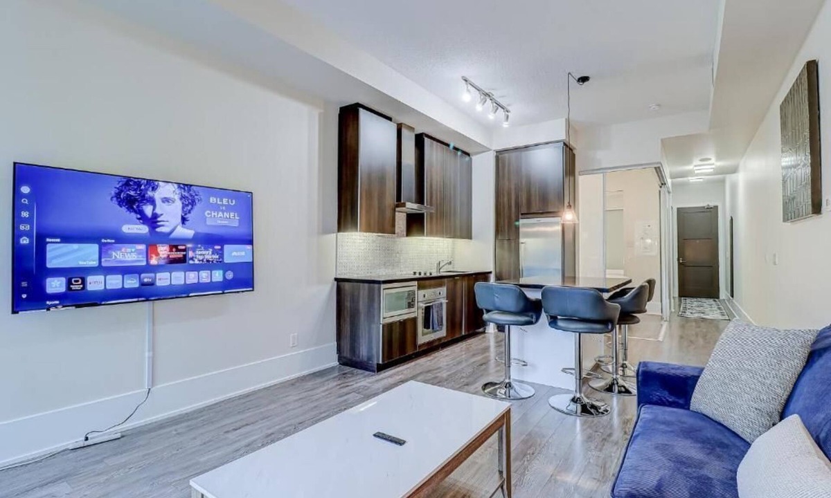Toronto Entertainment District Apartment | Toronto Icon Suites - CN Tower Downtown