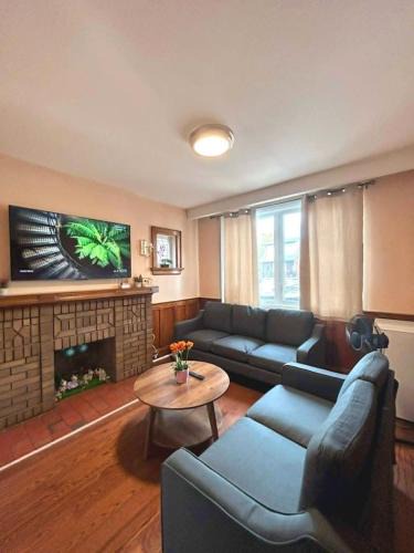 Oakwood Village Apartment | TORONTO Midtown HomeHaven