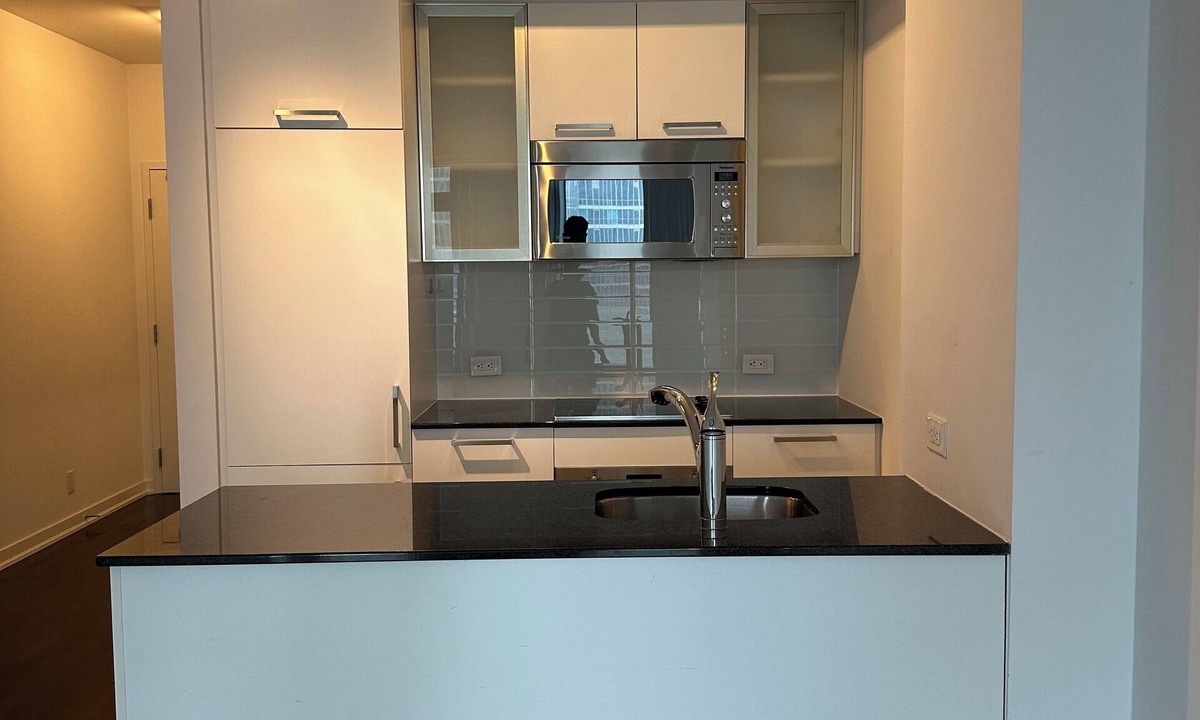 Central Waterfront Apartment | Toronto’s most centrally located downtown! Walking distance to CN Tower