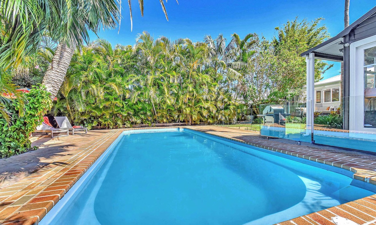 Merewether House | "Tosca" Elegant Merewether Beach House with Pool